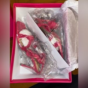 BRAND NEW!! NEVER WORN!!